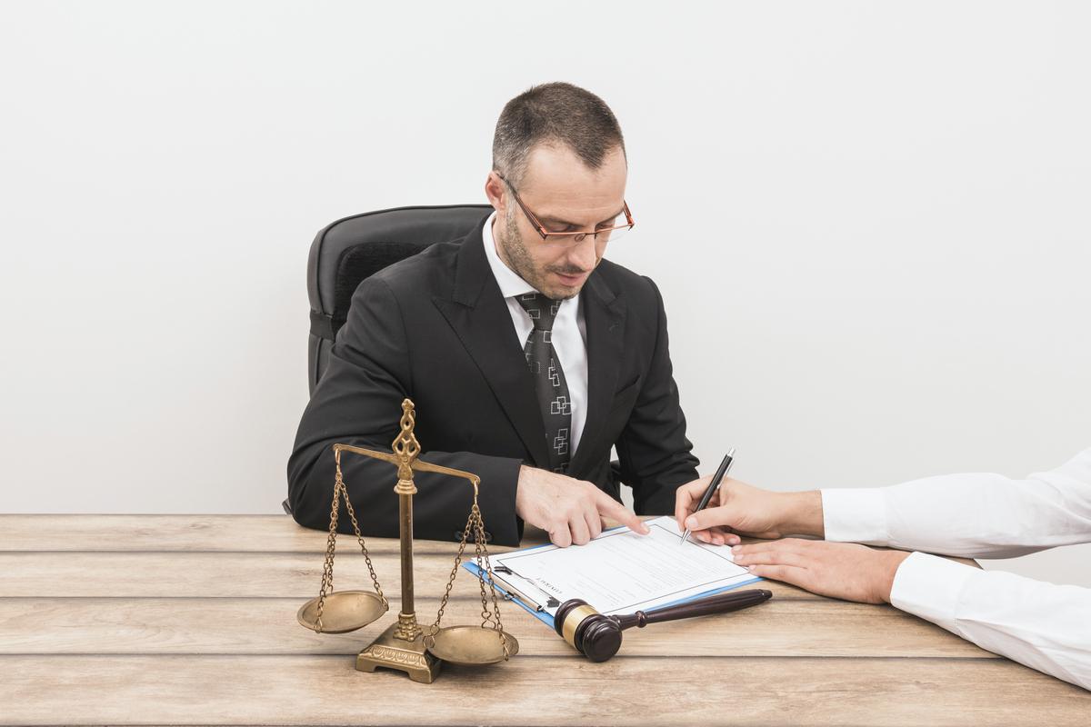 Legal Expertise in Contract Drafting & Development